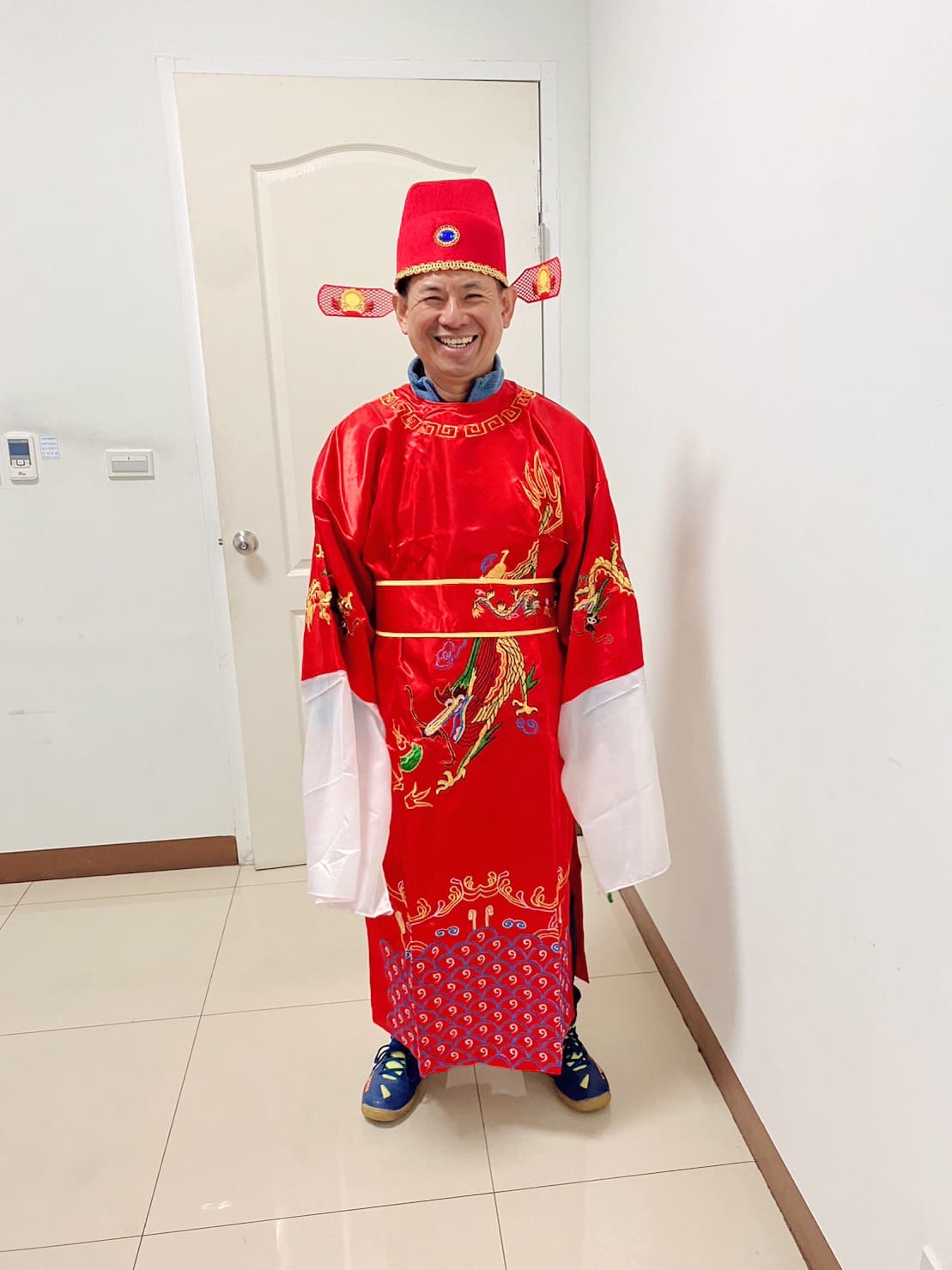 謝董扮演財神爺 1