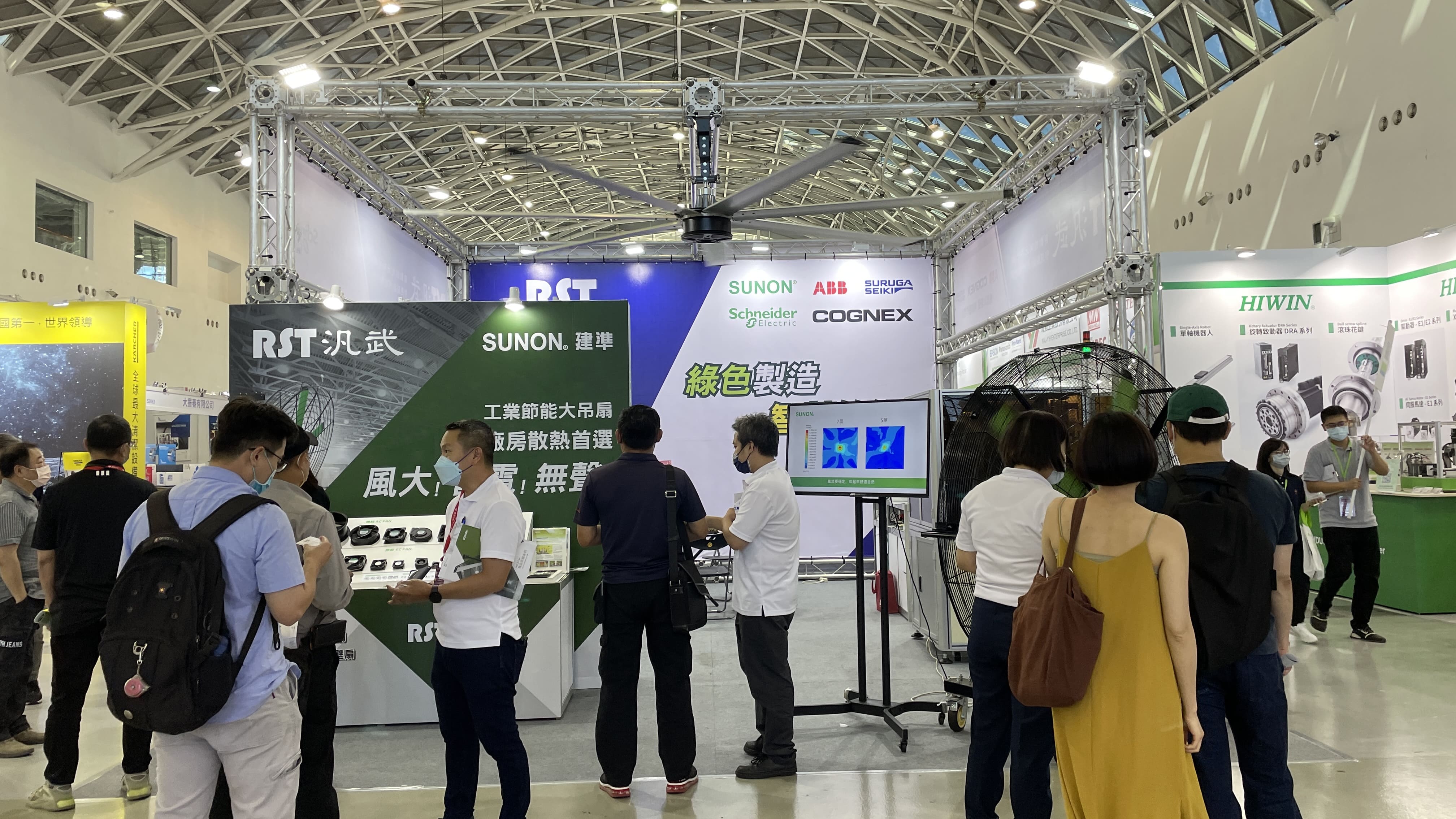 人潮滿滿，熱鬧開展 1